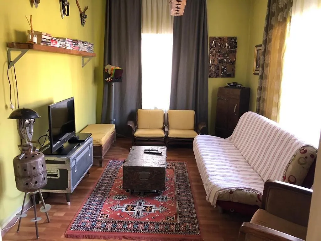 Antalya Merkez Muethis Lokasyon Ayri Mutfakli Daire